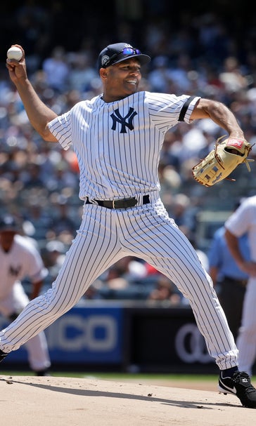 More Mo: Rivera revels on Old-Timers' Day at Yankee Stadium